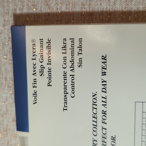 Christian Dior sheer pantyhose - Picture 6 of 10